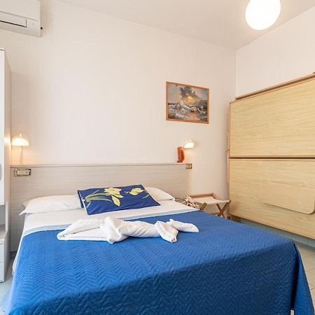 ריצ'יונה Hotel Tre Rose מראה חיצוני תמונה