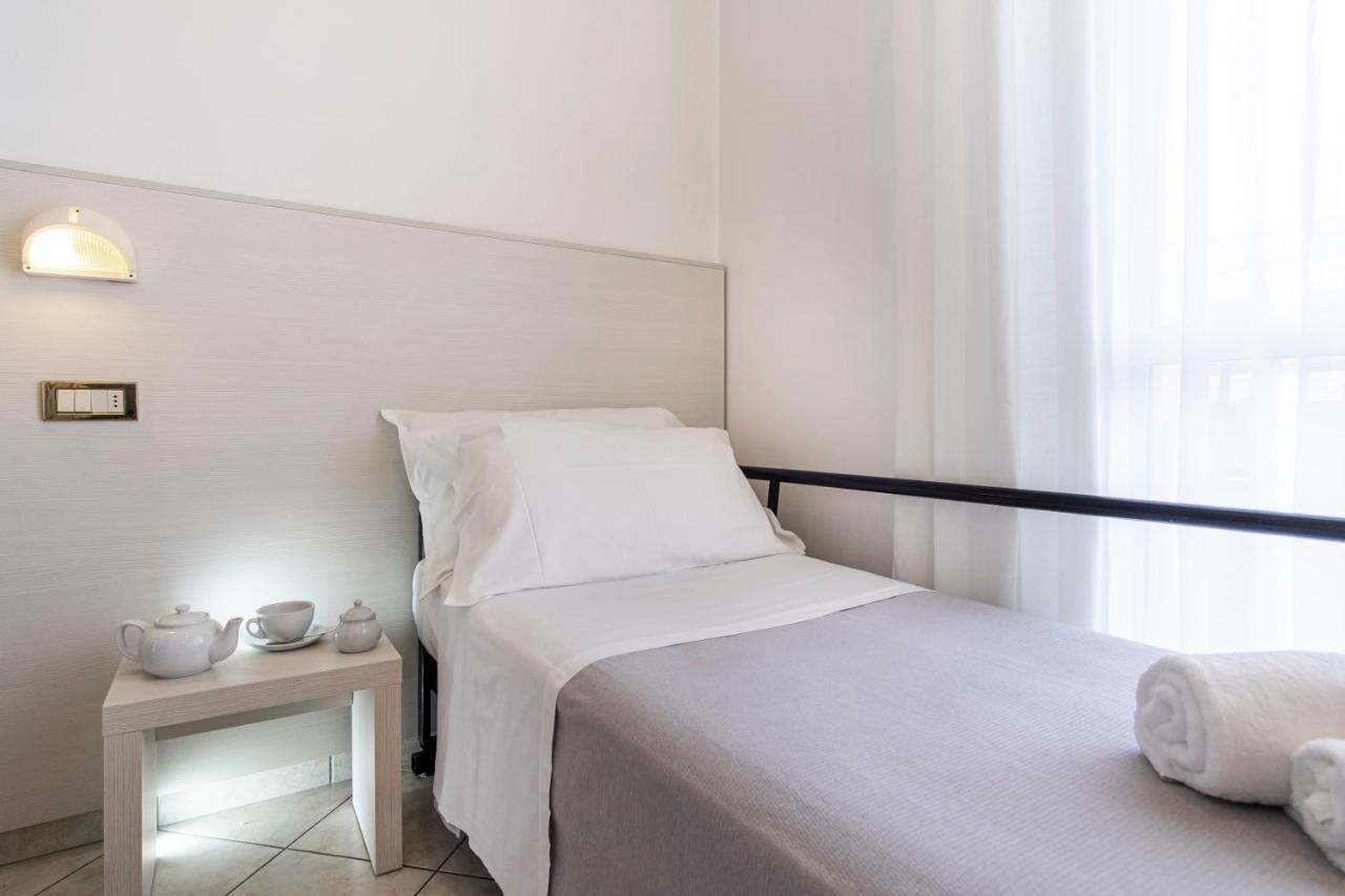 ריצ'יונה Hotel Tre Rose מראה חיצוני תמונה