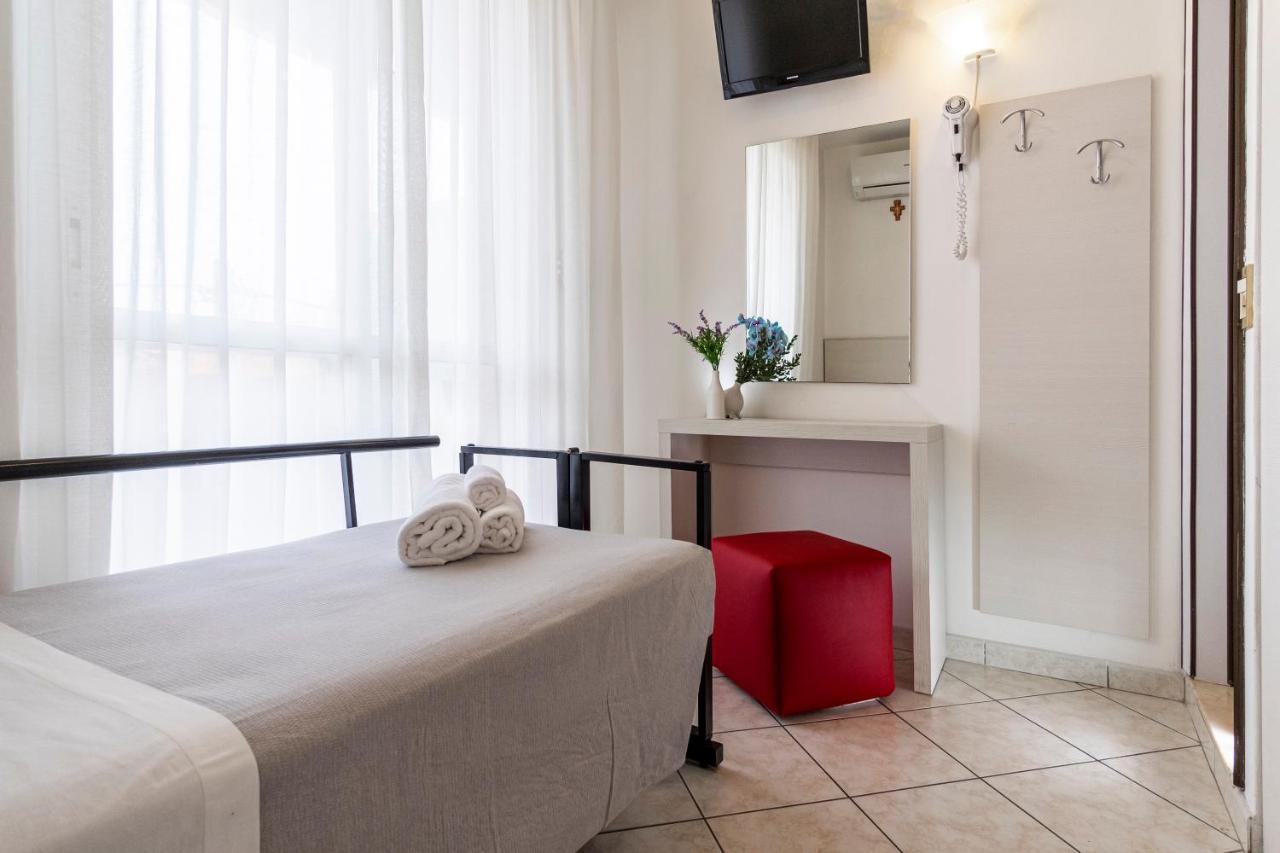 ריצ'יונה Hotel Tre Rose מראה חיצוני תמונה