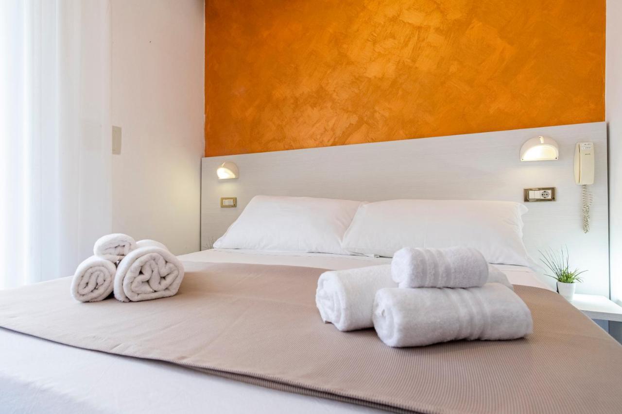 ריצ'יונה Hotel Tre Rose מראה חיצוני תמונה