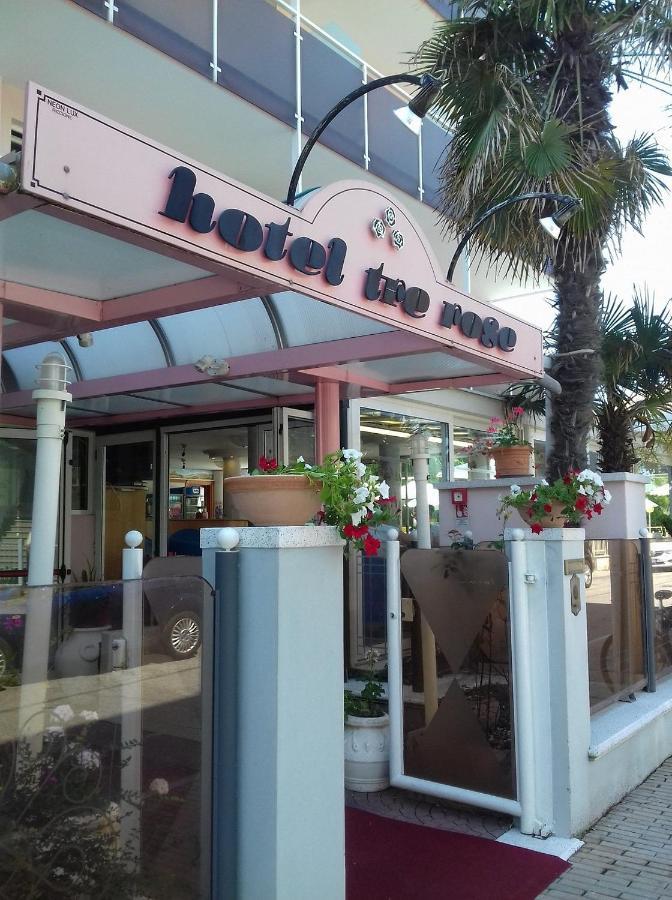 ריצ'יונה Hotel Tre Rose מראה חיצוני תמונה