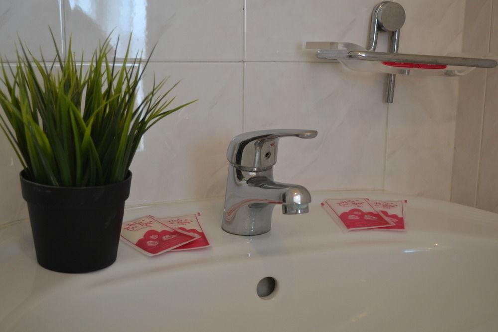 ריצ'יונה Hotel Tre Rose מראה חיצוני תמונה