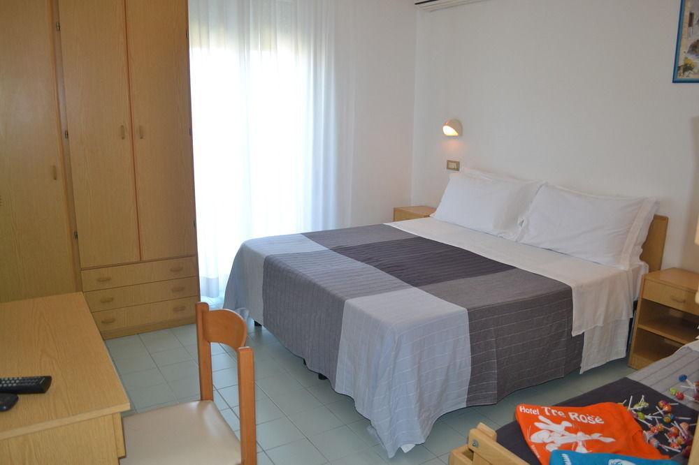 ריצ'יונה Hotel Tre Rose מראה חיצוני תמונה