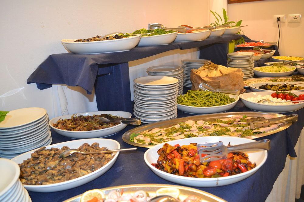 ריצ'יונה Hotel Tre Rose מראה חיצוני תמונה