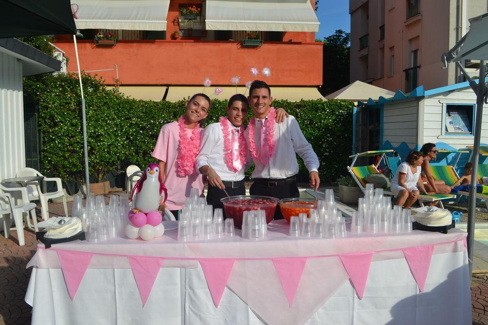 ריצ'יונה Hotel Tre Rose מראה חיצוני תמונה
