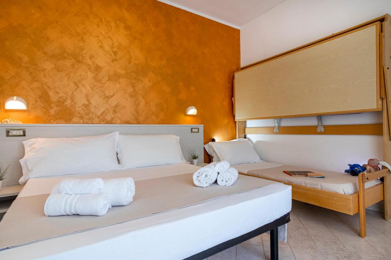 ריצ'יונה Hotel Tre Rose מראה חיצוני תמונה