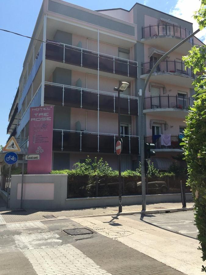 ריצ'יונה Hotel Tre Rose מראה חיצוני תמונה
